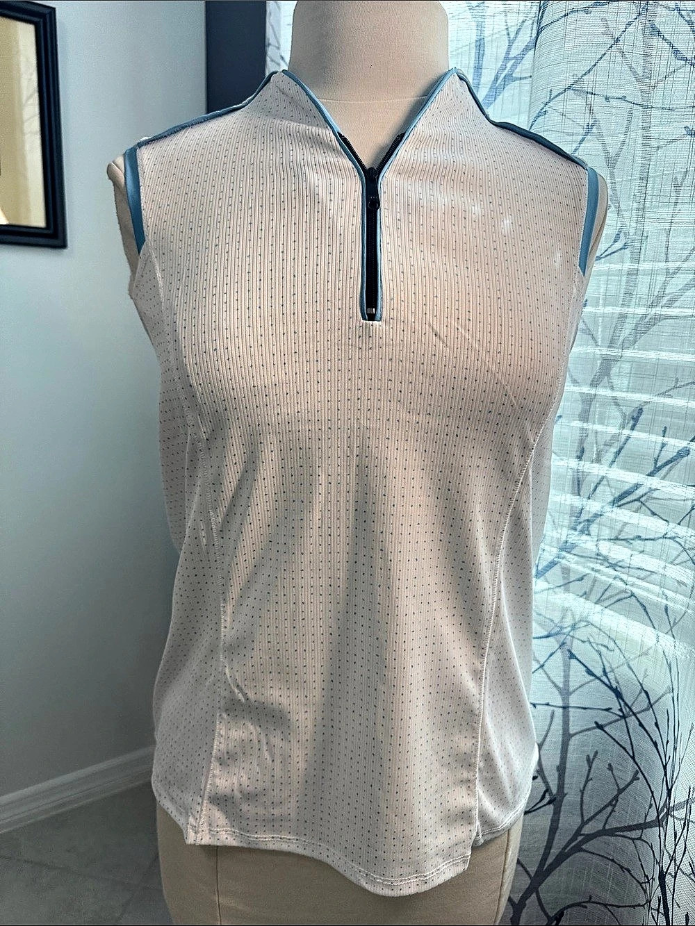 Lucky in Love Women's Zip Neck Polka Dot Tank Large Like New